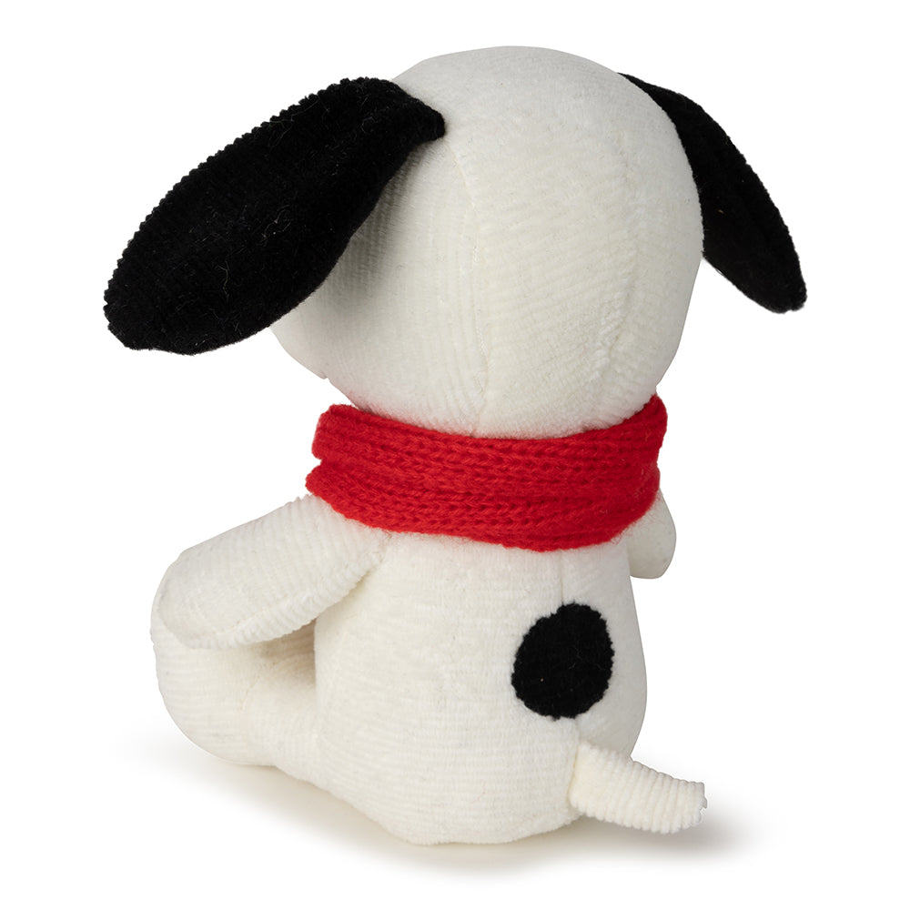 Peanuts Snoopy Sitting With Scarf 17cm