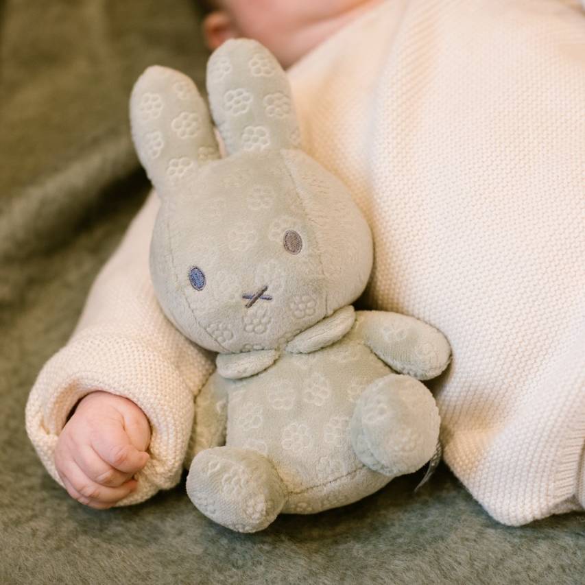 Miffy Cuddle Green Flower 20cm