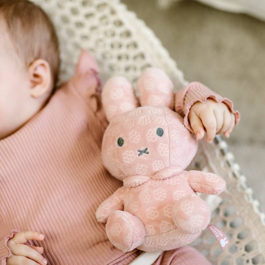 Miffy Cuddle Pink Flower 20cm
